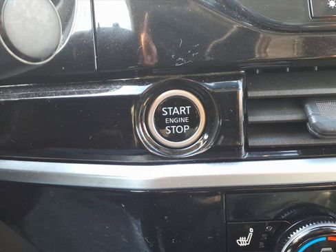 Certified 2024 Nissan Pathfinder SL image 15