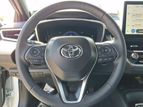 Used 2025 Toyota Corolla XSE FWD image 17