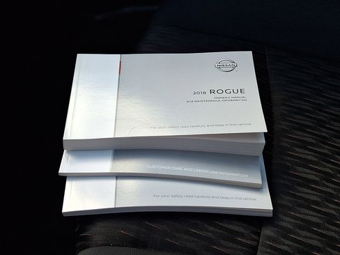 Used 2018 Nissan Rogue SV image 25