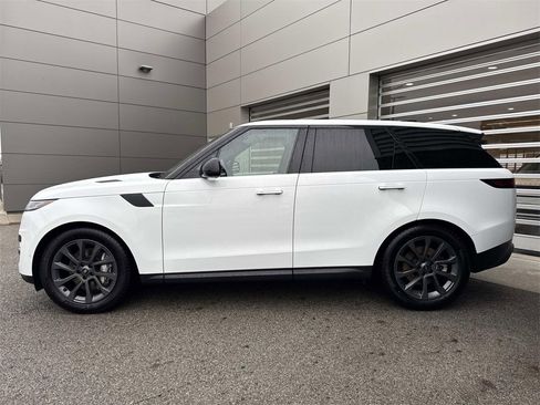 Used 2023 Land Rover Range Rover Sport SE image 4