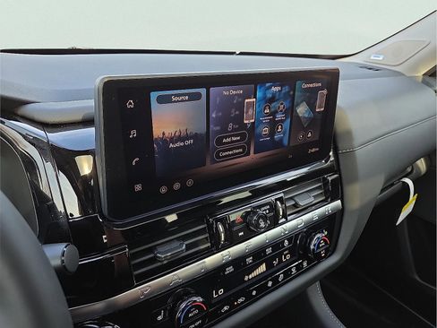 New 2026 Nissan Pathfinder SL image 17