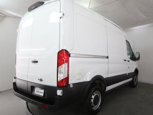 Used 2019 Ford Transit 250 130 Medium Roof RWD image 9