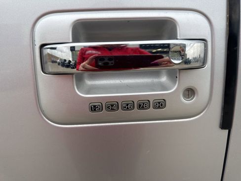 Used 2012 Ford F150 Lariat w/ Lariat Chrome Pkg image 25