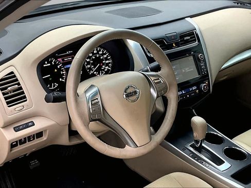Used 2015 Nissan Altima 2.5 SV w/ Convenience Package FWD image 16