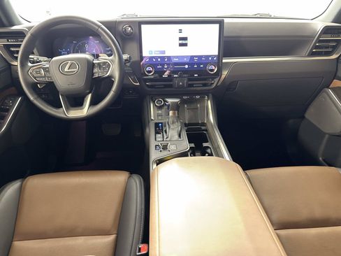 Used 2025 Lexus GX 550 w/ Accessory Package (2T) AWD/4WD image 16