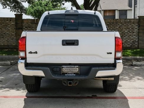 Used 2020 Toyota Tacoma SR5 image 18