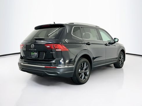 Used 2024 Volkswagen Tiguan SE AWD/4WD image 9