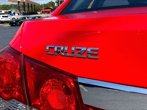 Used 2015 Chevrolet Cruze LT FWD image 8