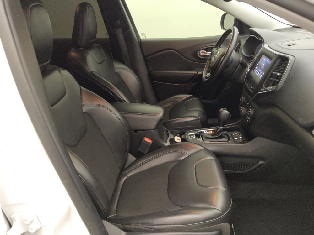 Used 2021 Jeep Cherokee Latitude Plus FWD image 21