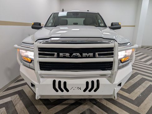 Used 2019 RAM 3500 Big Horn image 28