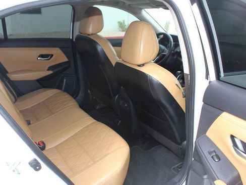 Used 2022 Nissan Sentra SV w/ SV Premium Package image 17