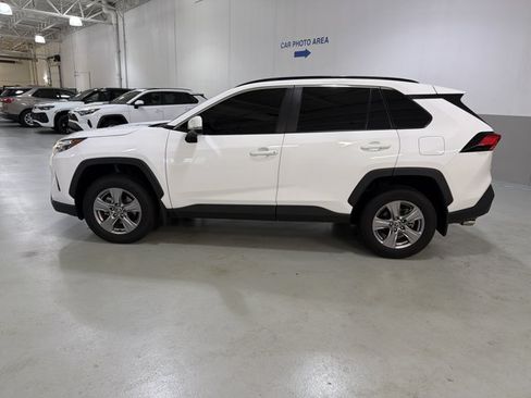 Used 2024 Toyota RAV4 XLE w/ Convenience Package FWD image 5