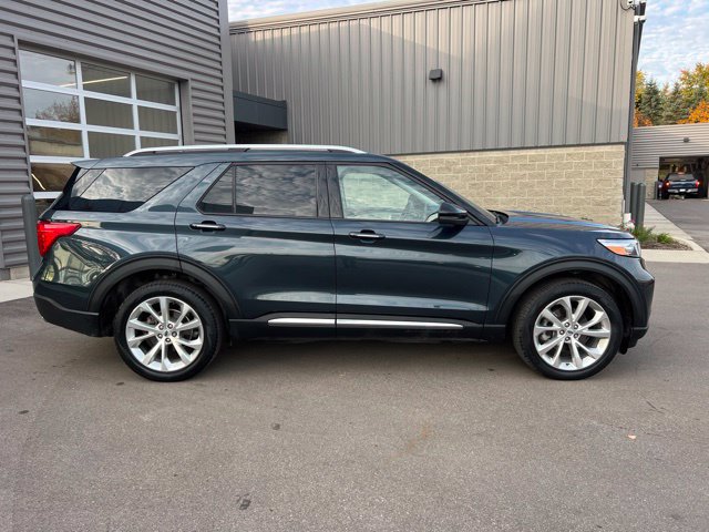 Used 2023 Ford Explorer Platinum w/ Technology Package AWD/4WD image 4