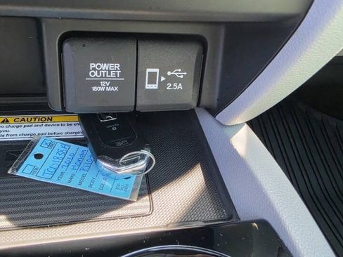 Used 2020 Honda Pilot Touring image 31