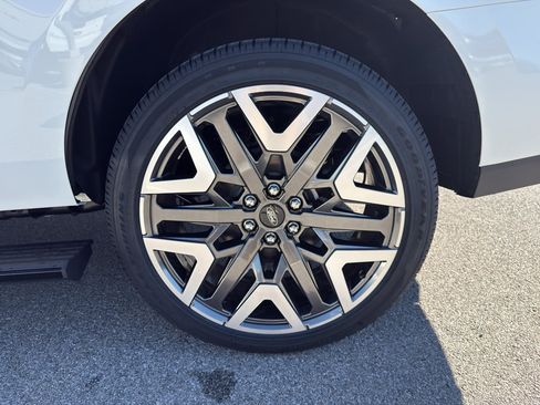 New 2025 Ford Expedition Platinum w/ Platinum Ultimate Package image 21