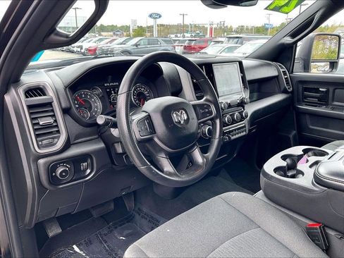 Used 2024 RAM 2500 Tradesman w/ Convenience Group AWD/4WD image 8