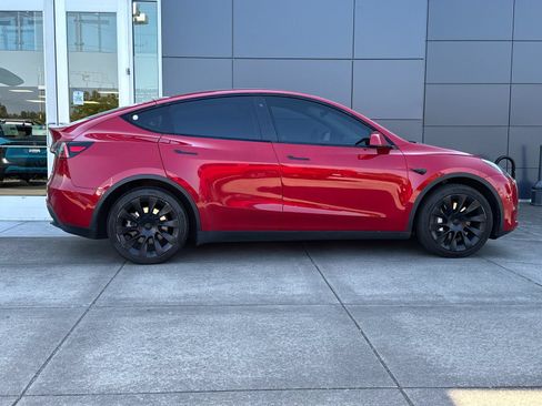 Used 2020 Tesla Model Y Long Range AWD/4WD image 2