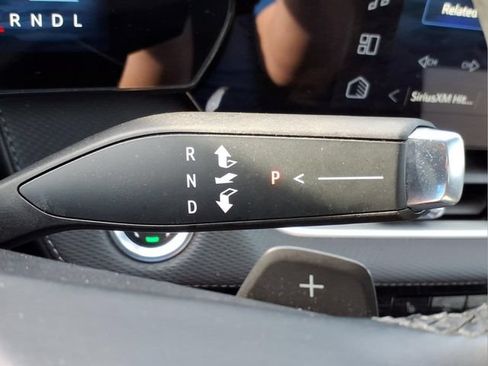 Used 2025 Chevrolet Equinox LT w/ Safety and Technology Package FWD image 25