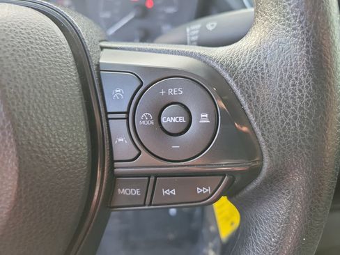 Used 2023 Toyota Corolla LE image 29