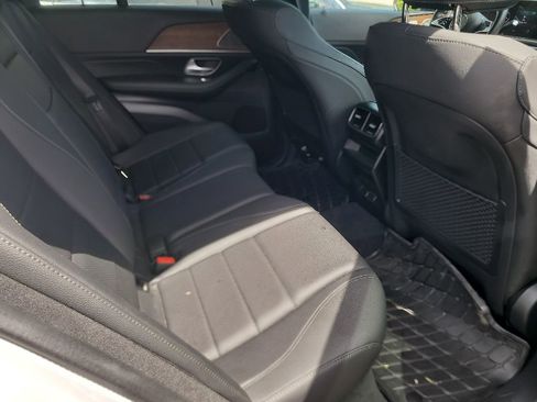 Used 2025 Mercedes-Benz GLE 450 4MATIC image 11