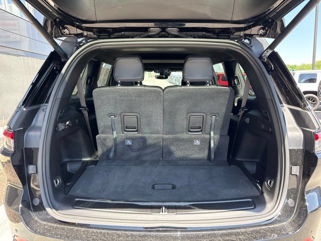 Used 2024 Jeep Grand Cherokee L Altitude AWD/4WD image 9