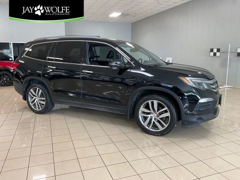 Used 2016 Honda Pilot Touring image 1