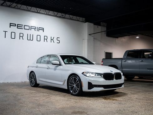Used 2022 BMW 530i xDrive w/ Convenience Package AWD/4WD image 2