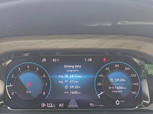 Used 2025 Volkswagen Atlas SE AWD/4WD image 11