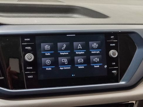 Used 2023 Volkswagen Taos SE w/ Panoramic Sunroof Package AWD/4WD image 18