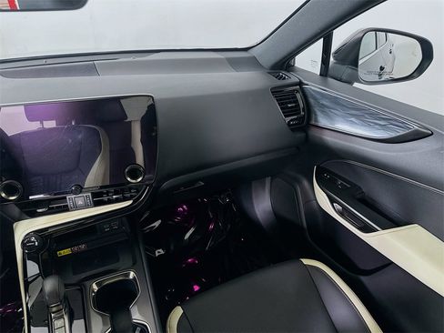 Used 2023 Lexus NX 350 350 Premium image 19