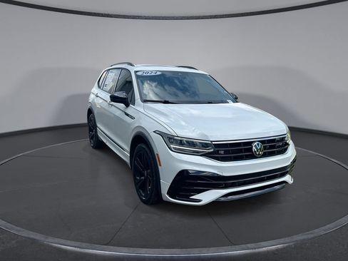 Used 2024 Volkswagen Tiguan SE R-Line FWD image 4