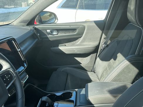 Used 2023 Volvo XC40 Recharge Plus w/ Protection Package Premier image 2