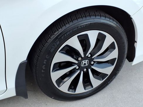 Certified 2017 Honda Accord EX-L image 21