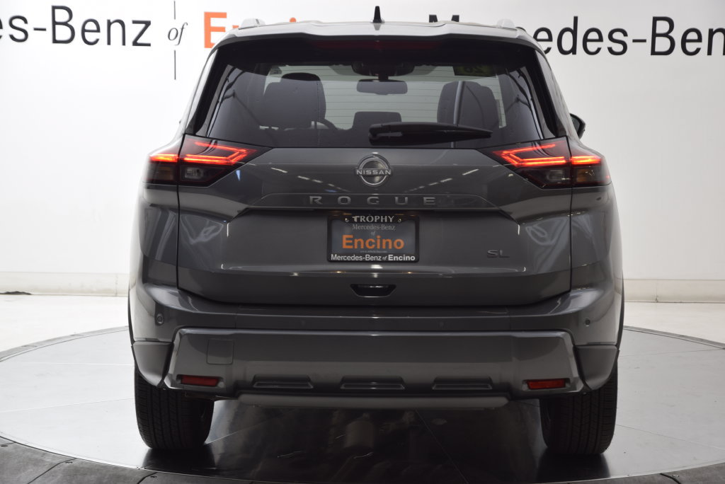 Used 2026 Nissan Rogue SL FWD image 5
