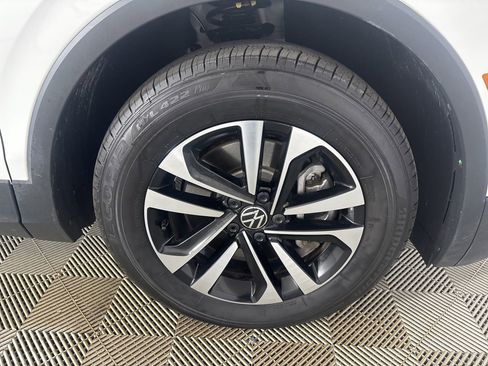 Used 2024 Volkswagen Tiguan S image 37