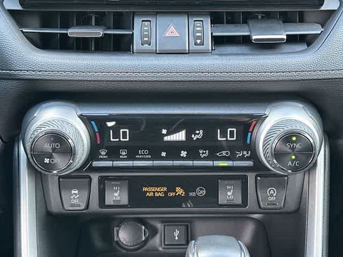 Used 2022 Toyota RAV4 XLE Premium AWD/4WD image 15