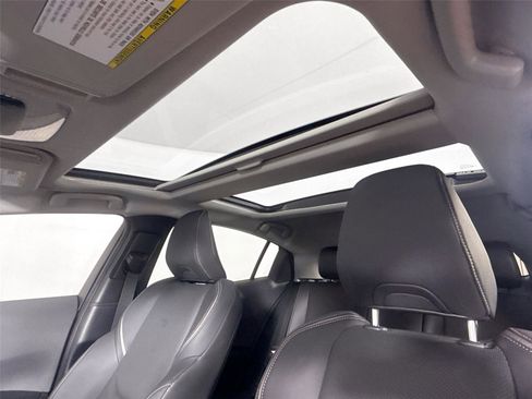 Used 2024 Toyota Prius Limited w/ Limited Premium Package image 6