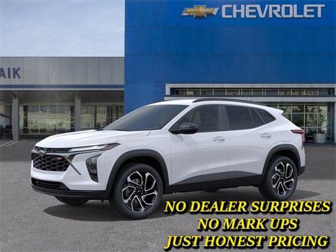 New 2026 Chevrolet Trax RS w/ Driver Confidence Package image 2