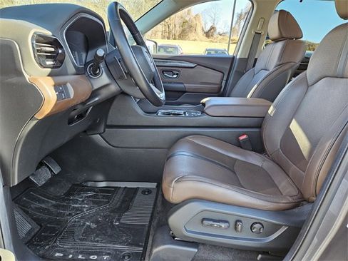 Used 2024 Honda Pilot Elite image 8