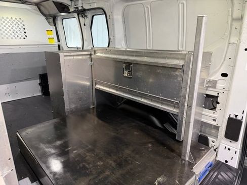 Used 2015 Ford Transit 250 130 Low Roof RWD image 11