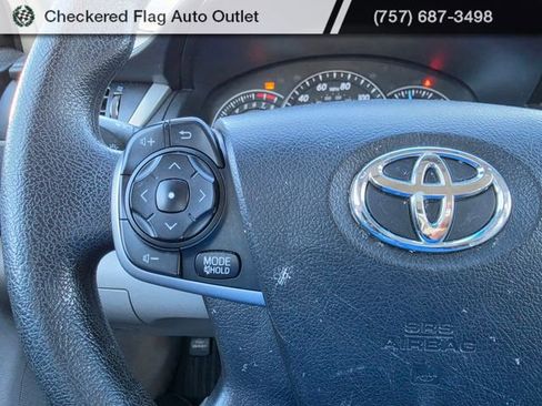 Used 2014 Toyota Camry LE FWD image 13