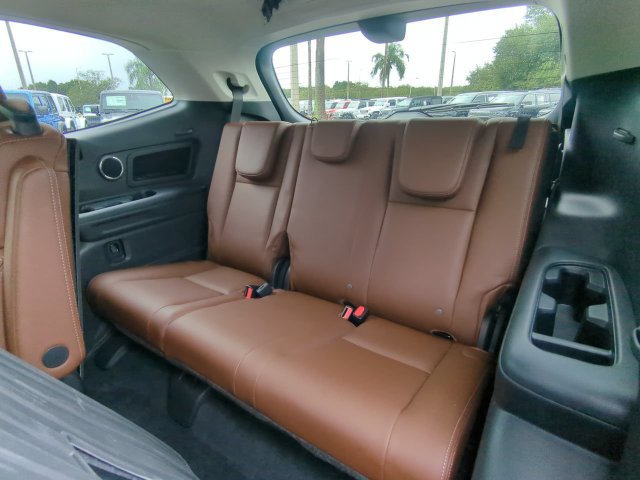 Used 2025 Subaru Ascent Touring w/ Popular Package #1 AWD/4WD image 16