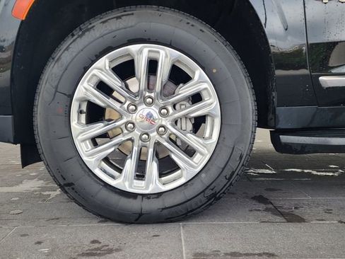 Used 2024 GMC Yukon XL SLT image 10