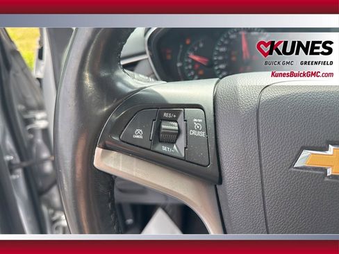 Used 2020 Chevrolet Trax LT w/ LT Convenience Package FWD image 20