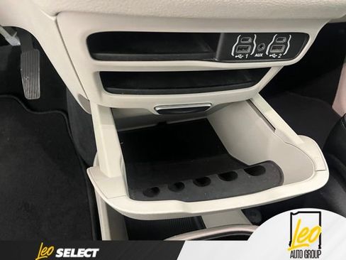 Used 2021 Chrysler Pacifica Touring-L FWD image 23