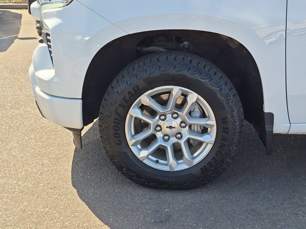 Used 2026 Chevrolet Silverado 1500 RST RWD image 33