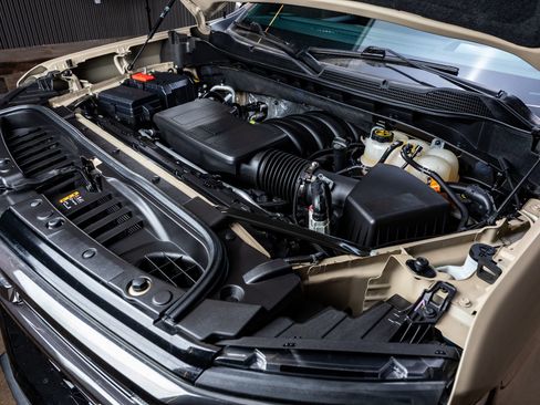 Used 2022 Chevrolet Silverado 1500 ZR2 w/ Technology Package image 40