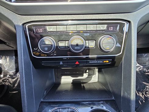 Used 2022 Volkswagen Atlas SEL Premium AWD/4WD image 26