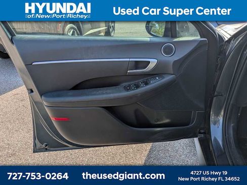 Used 2022 Hyundai Sonata SE w/ Cargo Package image 9