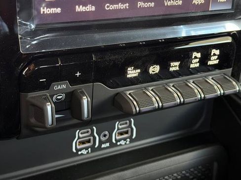 New 2026 RAM 3500 Laramie AWD/4WD image 16